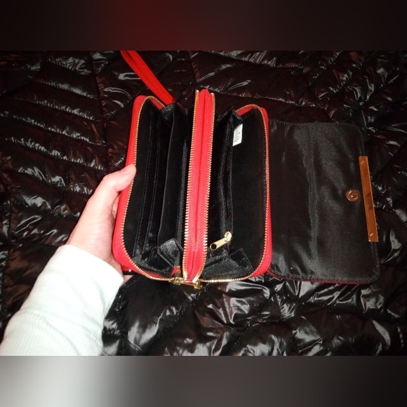 🍄 sale!!! Wristlet or large wallet - Picture 4 of 7